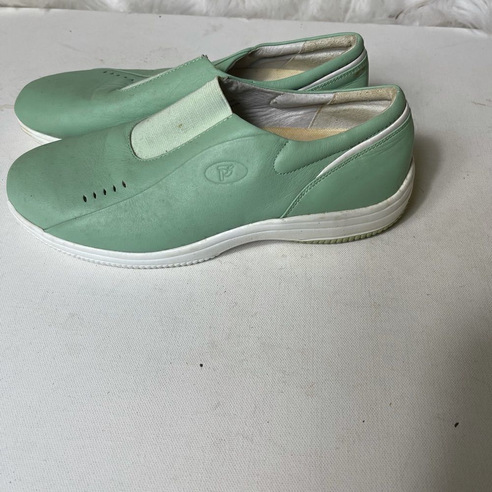 Propèt leather mint green walking shoes SZ8M